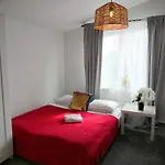 Ivet Πανσιόν 3*